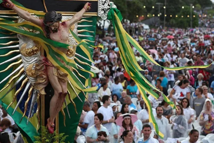 2 católicos para cada evangélico: Censo 2022 enfraquece ufanismo crente